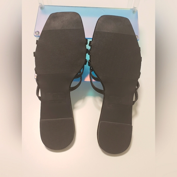 Square Toe Slides - Picture 2 of 9